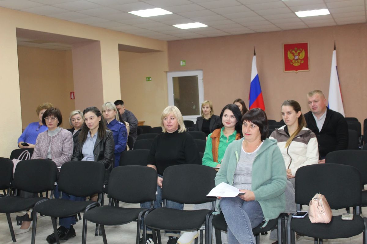 Сегодня состоялось заседание муниципальной комиссии по делам несовершеннолетних и защите их прав Беловодского муниципального округа под председательством первого заместителя Главы администрации Натальи Добрицкой Сегодня состоялось заседание муниципальной комиссии по делам несовершеннолетних и защите их прав Беловодского муниципального округа под председательством первого заместителя Главы администрации Натальи Добрицкой