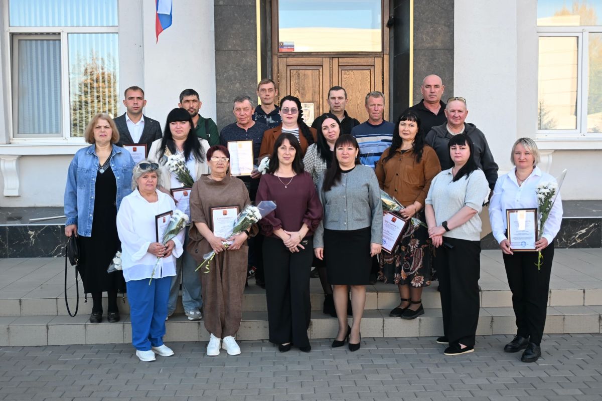 В Краснодонском округе поздравили работников сельского хозяйства В Краснодонском округе поздравили работников сельского хозяйства