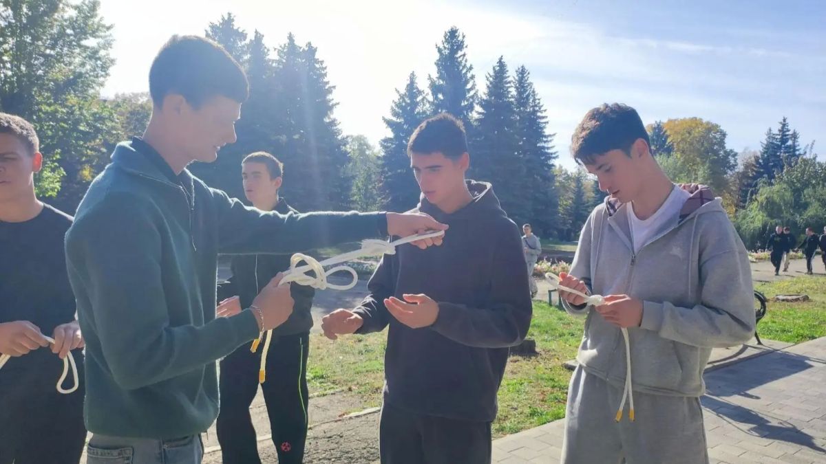 В Антрацитовском колледже прошёл традиционный «День здоровья» В Антрацитовском колледже прошёл традиционный «День здоровья»