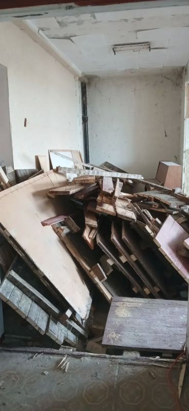 Ивановские строители продолжают ремонтные работы в Марковском доме культуры Ивановские строители продолжают ремонтные работы в Марковском доме культуры