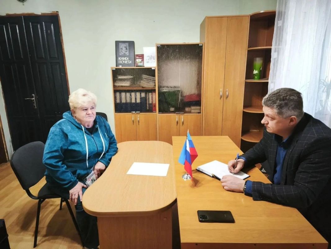 Сергей Цемкало провел депутатский прием в Александровске Сергей Цемкало провел депутатский прием в Александровске
