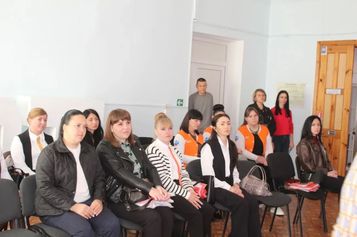 Сегодня в Новопсковском муниципальном округе состоялось совместное совещание специалистов Движения Первых, муниципального координатора проекта «Навигаторы детства» и советников директоров по воспитанию Сегодня в Новопсковском муниципальном округе состоялось совместное совещание специалистов Движения Первых, муниципального координатора проекта «Навигаторы детства» и советников директоров по воспитанию