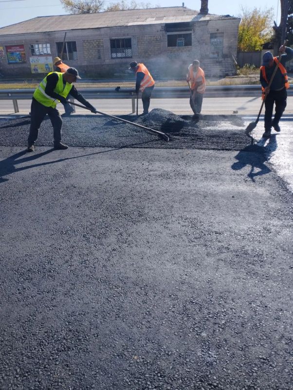 Дорожные службы приступили к устройству ИДН на автодороге 43Р-21 Луганск – Лутугино – Красный Луч – граница Донецкой Народной Республики Дорожные службы приступили к устройству ИДН на автодороге 43Р-21 Луганск – Лутугино – Красный Луч – граница Донецкой Народной Республики