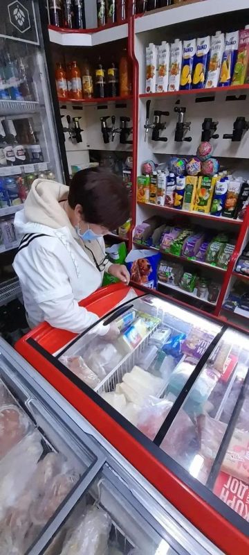 Работники Администрации Старобельского муниципального округа провели плановый мониторинг соблюдения предельных розничных цен на социально значимые продовольственные товары Работники Администрации Старобельского муниципального округа провели плановый мониторинг соблюдения предельных розничных цен на социально значимые продовольственные товары