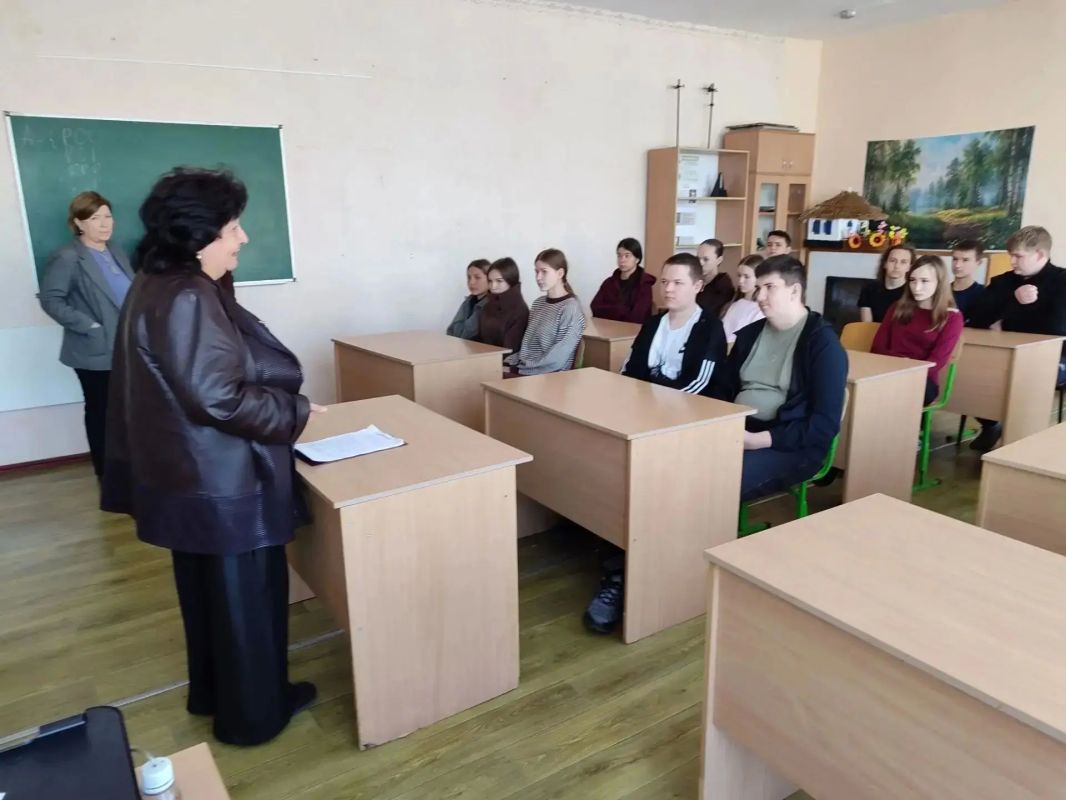 8 октября 2026 года состоялась профориентационная встреча «Зову в свою профессию», которую совместно провели сотрудники Территориального отделения Республиканского центра занятости ЛНР в Станично-Луганском районе и... 8 октября 2026 года состоялась профориентационная встреча «Зову в свою профессию», которую совместно провели сотрудники Территориального отделения Республиканского центра занятости ЛНР в Станично-Луганском районе и...