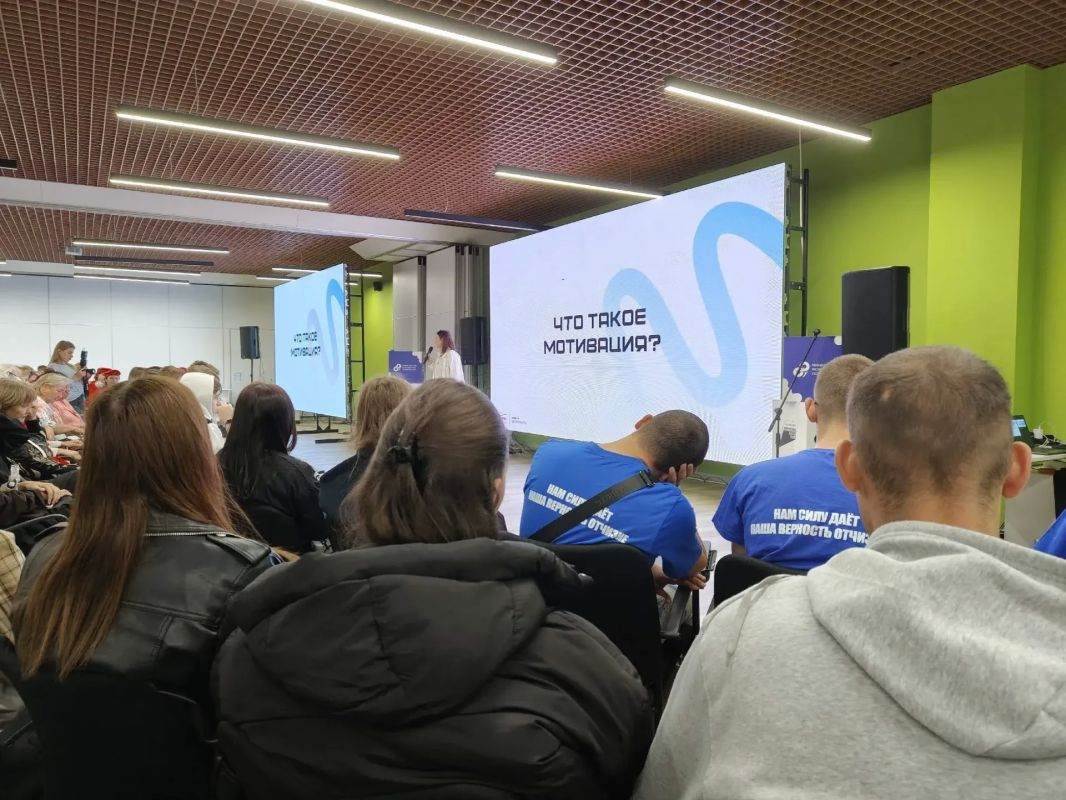 Студенты РТЭК учатся и создают будущее вместе! Студенты РТЭК учатся и создают будущее вместе!