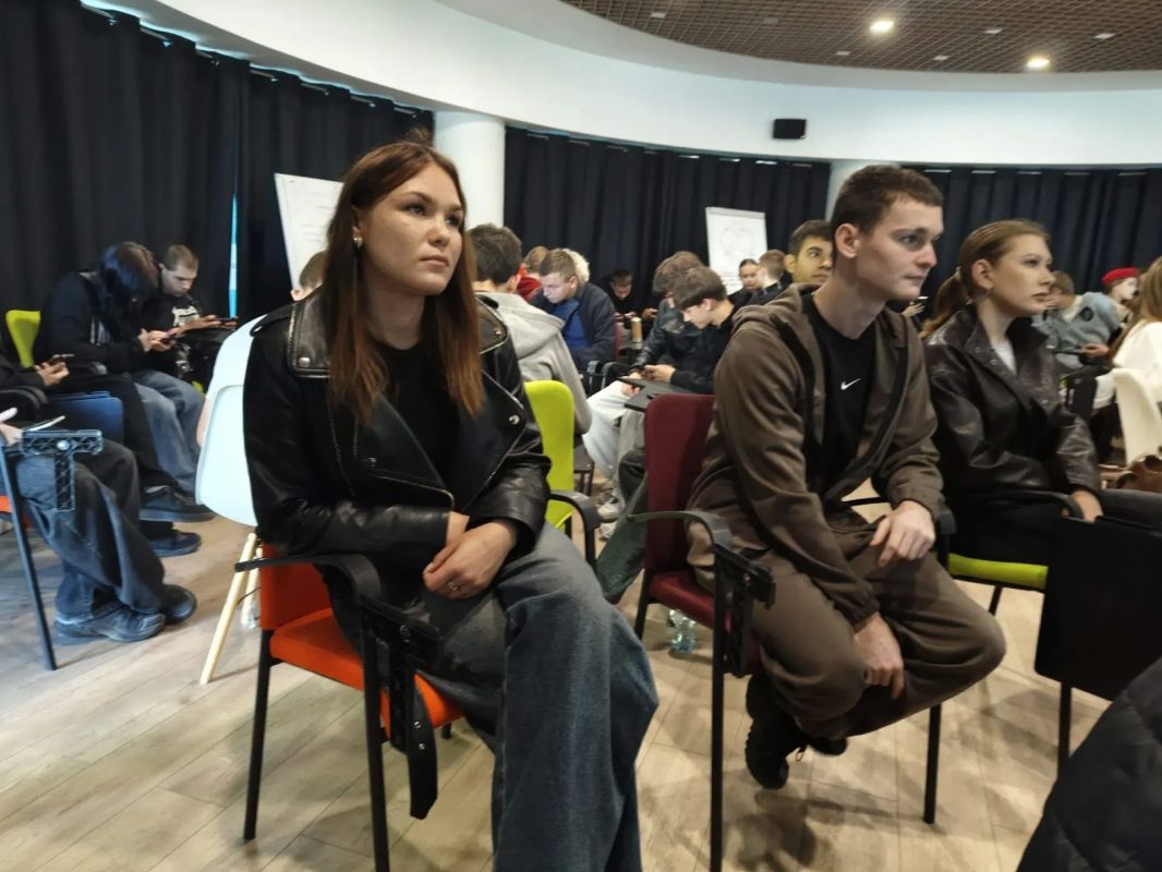 Студенты РТЭК учатся и создают будущее вместе! Студенты РТЭК учатся и создают будущее вместе!