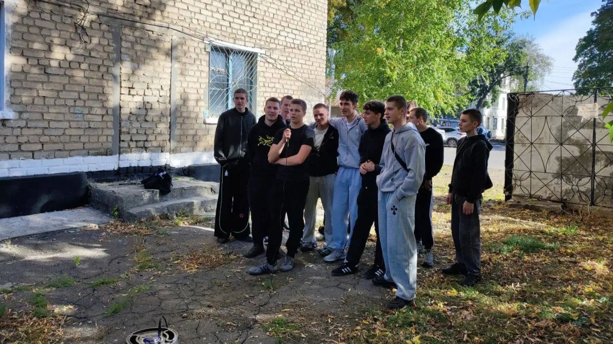 В Антрацитовском колледже прошёл традиционный «День здоровья» В Антрацитовском колледже прошёл традиционный «День здоровья»