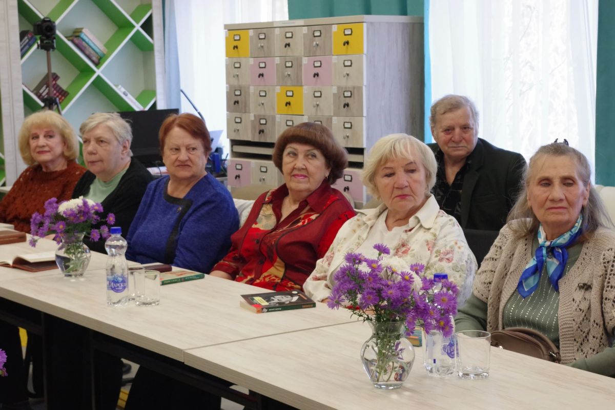 В Славяносербске чествовали людей «золотого возраста» В Славяносербске чествовали людей «золотого возраста»