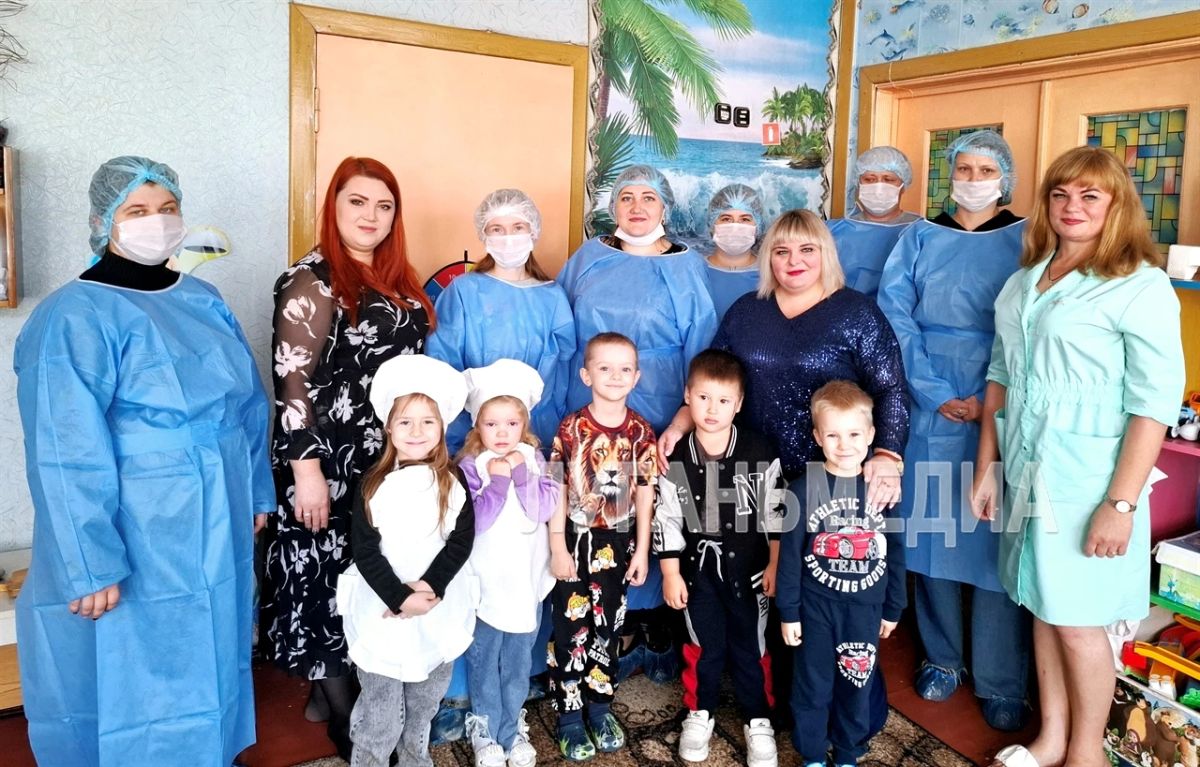 В Краснолучских яслях-саду № 3 «Сказка» прошел контроль организации горячего питания В Краснолучских яслях-саду № 3 «Сказка» прошел контроль организации горячего питания