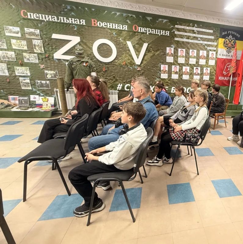В ГБУДО ЛНР «Звезда» почтили память героев битвы за Кавказ В ГБУДО ЛНР «Звезда» почтили память героев битвы за Кавказ