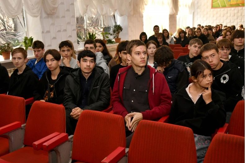 Герой России Евгений Зловодухин: «А я списываться и не хочу…» Герой России Евгений Зловодухин: «А я списываться и не хочу…»