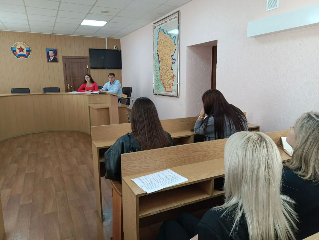 В Ровеньках обсудили развитие волонтёрского движения в образовательных учреждениях В Ровеньках обсудили развитие волонтёрского движения в образовательных учреждениях