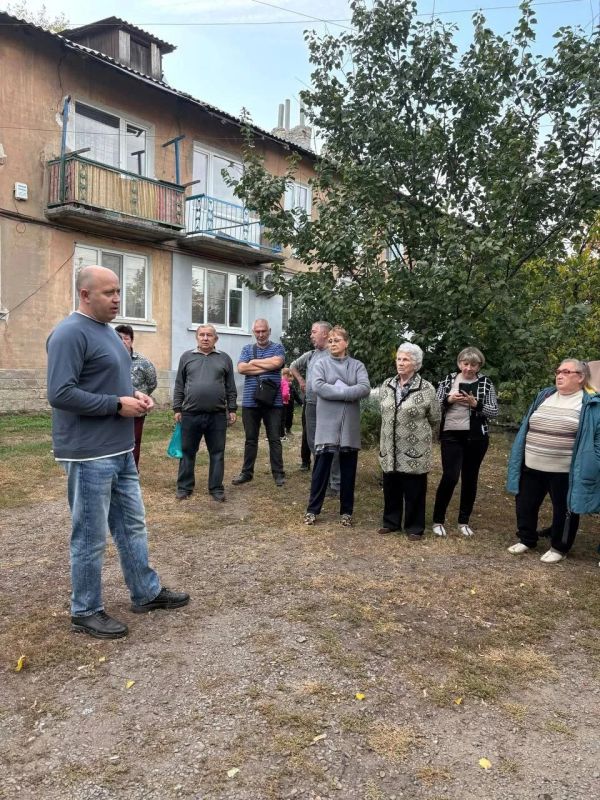 В Краснодоне продолжается реализация программы переселения граждан из аварийного жилья В Краснодоне продолжается реализация программы переселения граждан из аварийного жилья