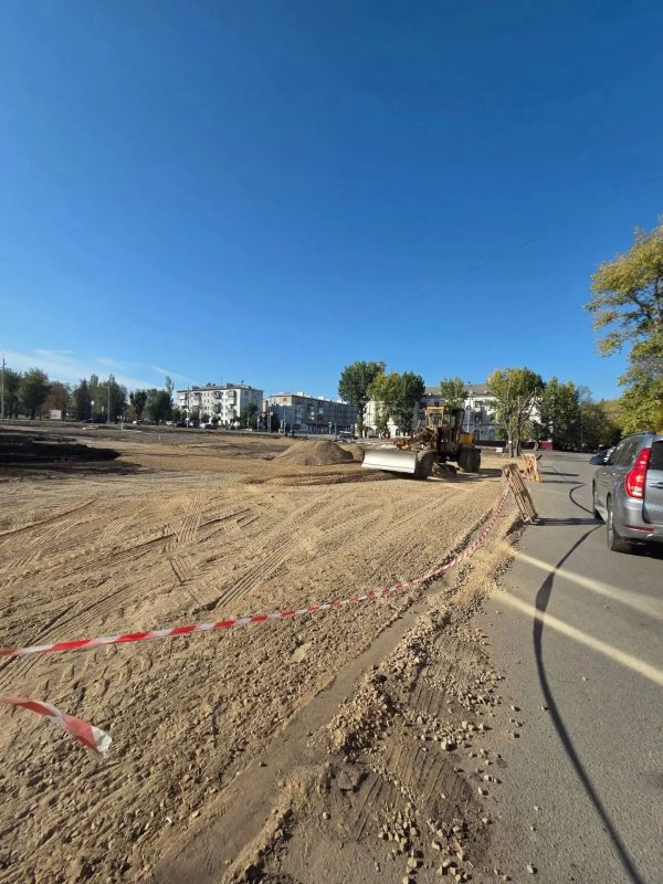 Виктор Водолацкий: Утром, в субботний день, посетил строительную площадку в районе 30 - го квартала, у дома № 13 в городе Луганске Виктор Водолацкий: Утром, в субботний день, посетил строительную площадку в районе 30 - го квартала, у дома № 13 в городе Луганске