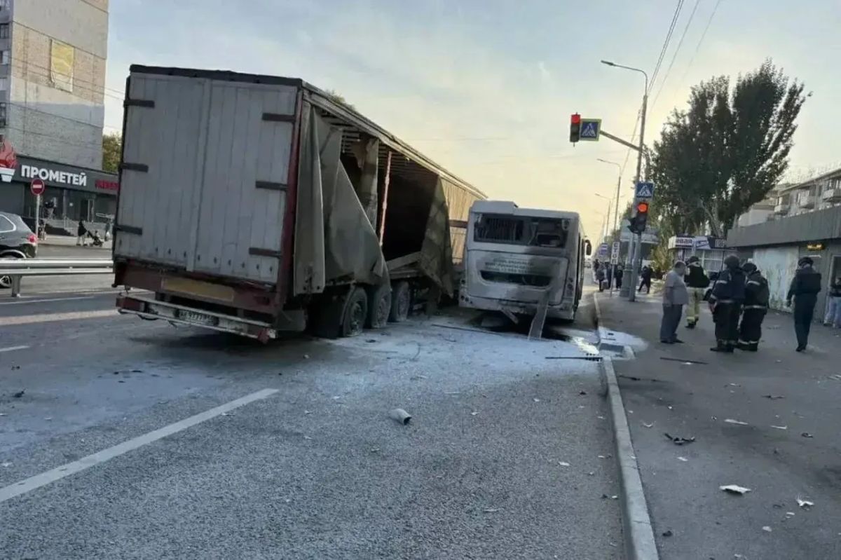 Семье пострадавших при ударе по автобусу в Луганске нужна помощь