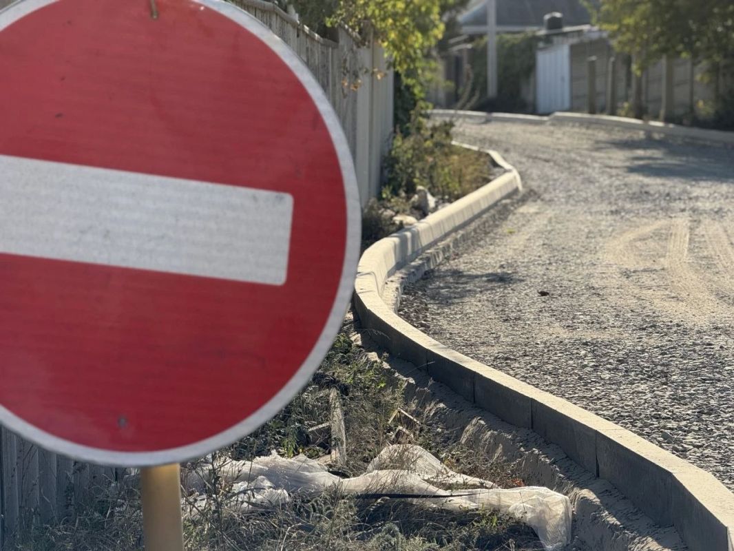 В Краснодоне обновляют дорогу на улице Красных Шахтёров