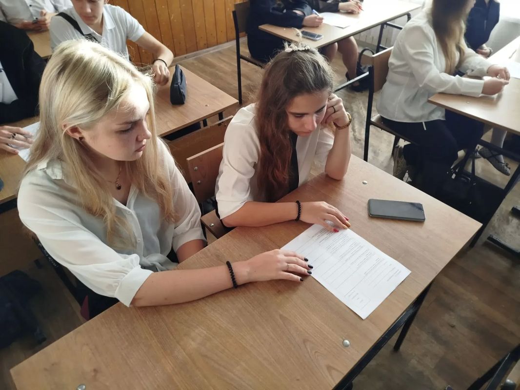 В Ровеньковской школе №6 состоялась профориентационная встреча В Ровеньковской школе №6 состоялась профориентационная встреча