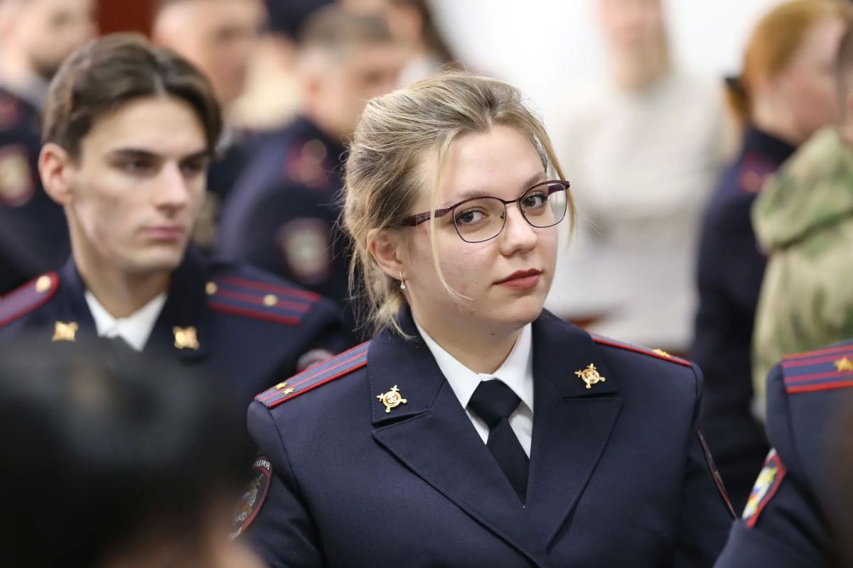 Сотрудники кадровых подразделений органов внутренних дел региона получили награды в профессиональный праздник Сотрудники кадровых подразделений органов внутренних дел региона получили награды в профессиональный праздник
