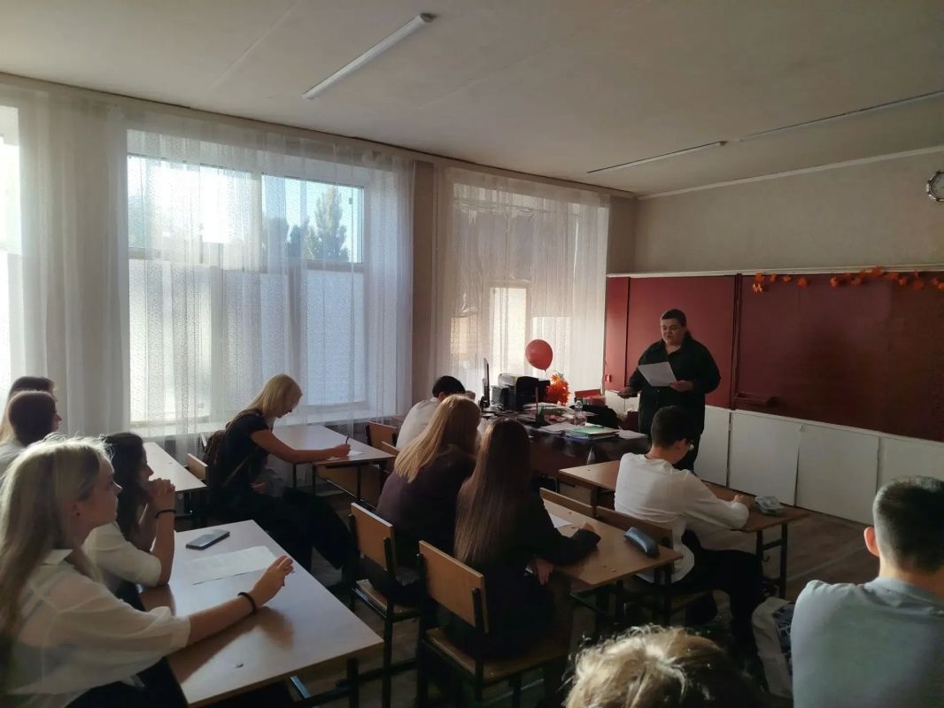 В Ровеньковской школе №6 состоялась профориентационная встреча В Ровеньковской школе №6 состоялась профориентационная встреча