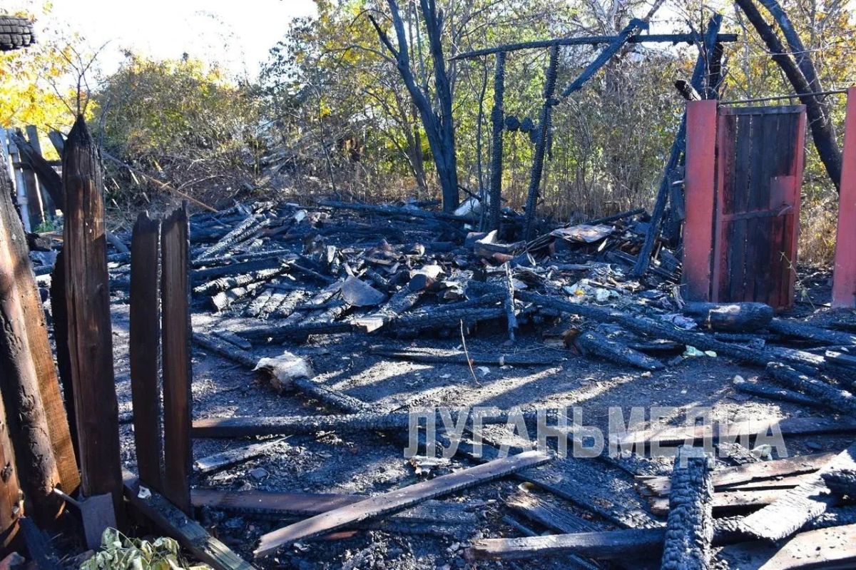 Ещё кадры последствий ночной атаки БПЛА на Красный Луч Ещё кадры последствий ночной атаки БПЛА на Красный Луч