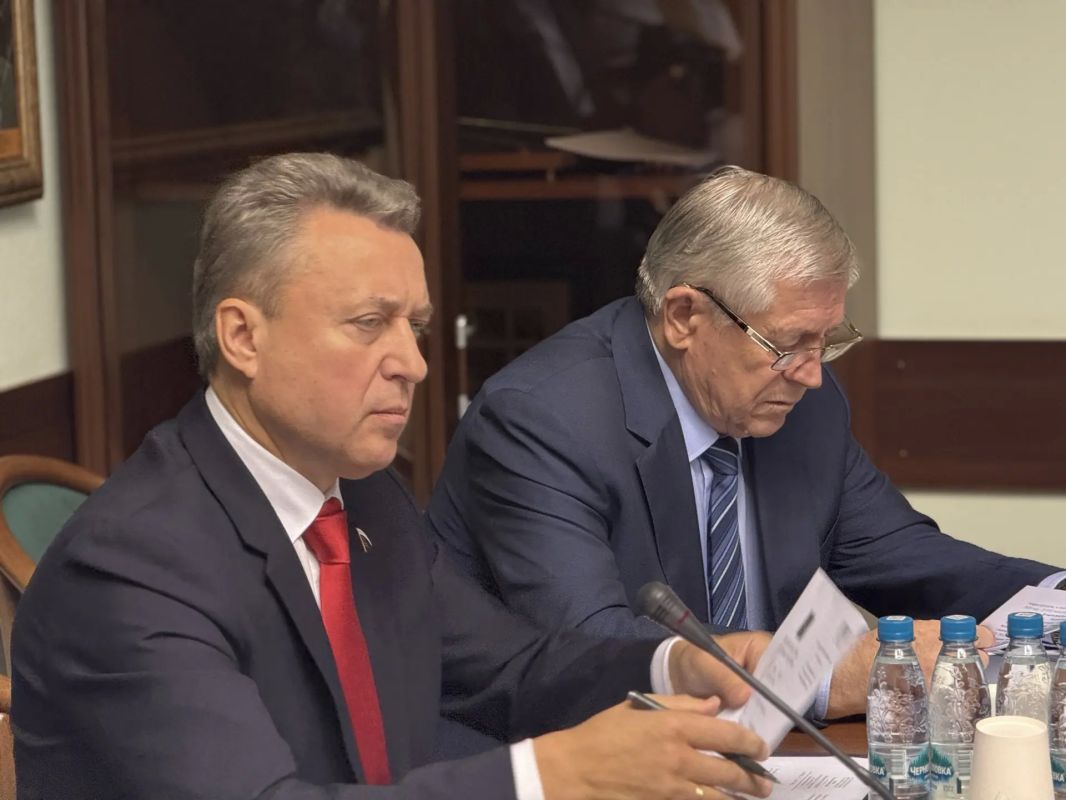Сегодня на заседании Комитета Госдумы по безопасности и противодействию коррупции обсудили с коллегами концепцию проекта федерального бюджета на 2027 год и плановый период 2028–2029 гг Сегодня на заседании Комитета Госдумы по безопасности и противодействию коррупции обсудили с коллегами концепцию проекта федерального бюджета на 2027 год и плановый период 2028–2029 гг