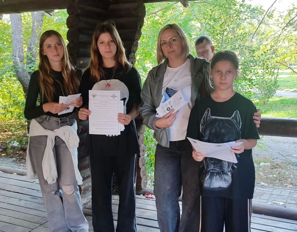 Комиссия по делам несовершеннолетних и защите их прав городского округа город Рубежное Луганской Народной Республики напоминает: Безопасность детей в Рубежном - главный приоритет
