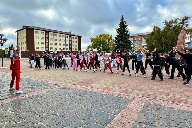 Энергия города: как молодежь Свердловска превратила обычный забег в праздник здорового образа жизни Энергия города: как молодежь Свердловска превратила обычный забег в праздник здорового образа жизни
