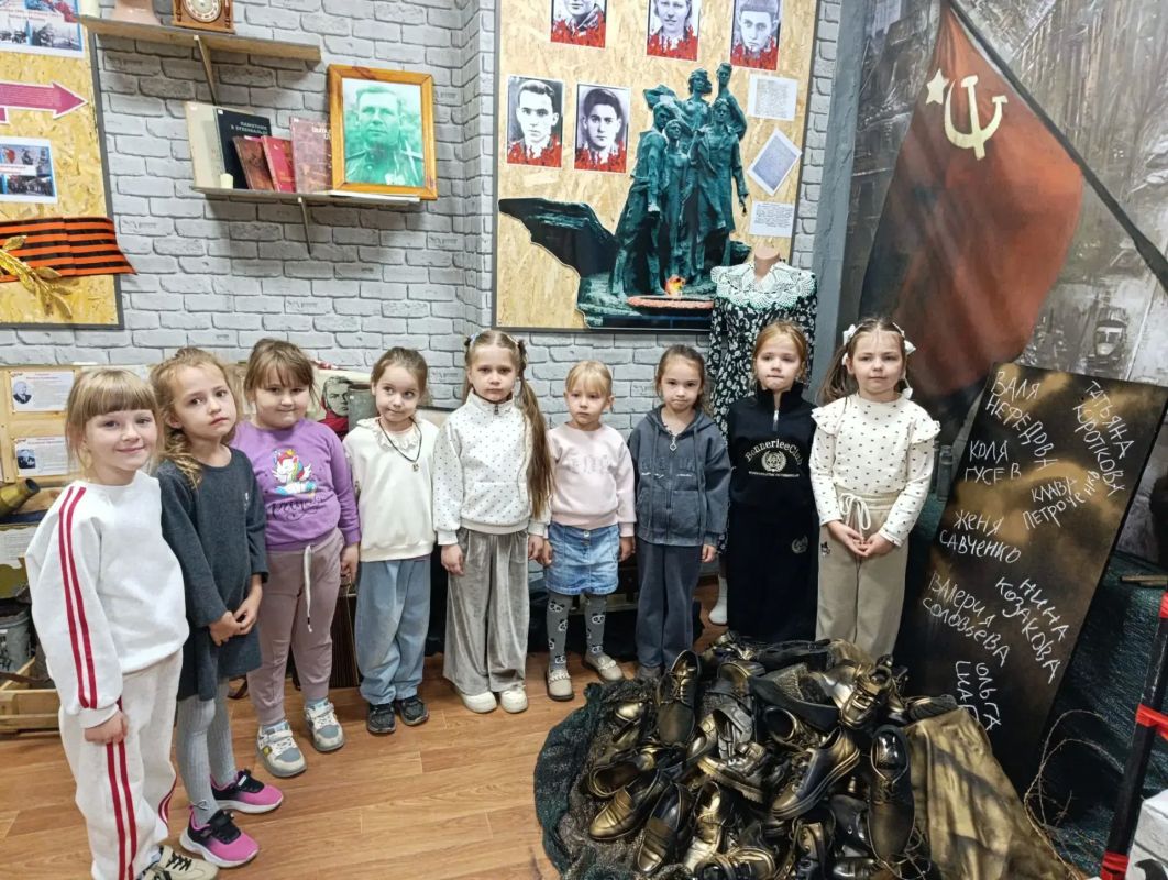 Воспитанники детского сада "Ивушка" посетили школьный музей