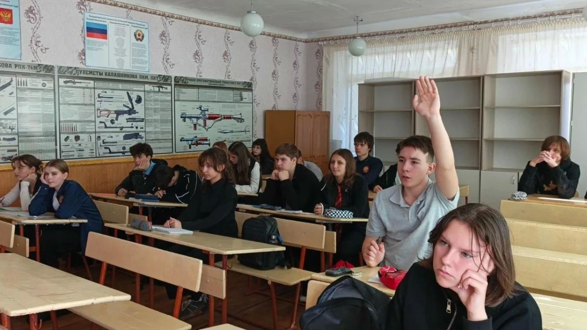 В Лутугинской школе №2 прошли уроки безопасности В Лутугинской школе №2 прошли уроки безопасности
