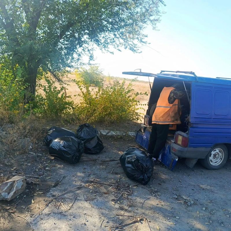 Чистота начинается с каждого: в Успенке продолжают наводить порядок Чистота начинается с каждого: в Успенке продолжают наводить порядок