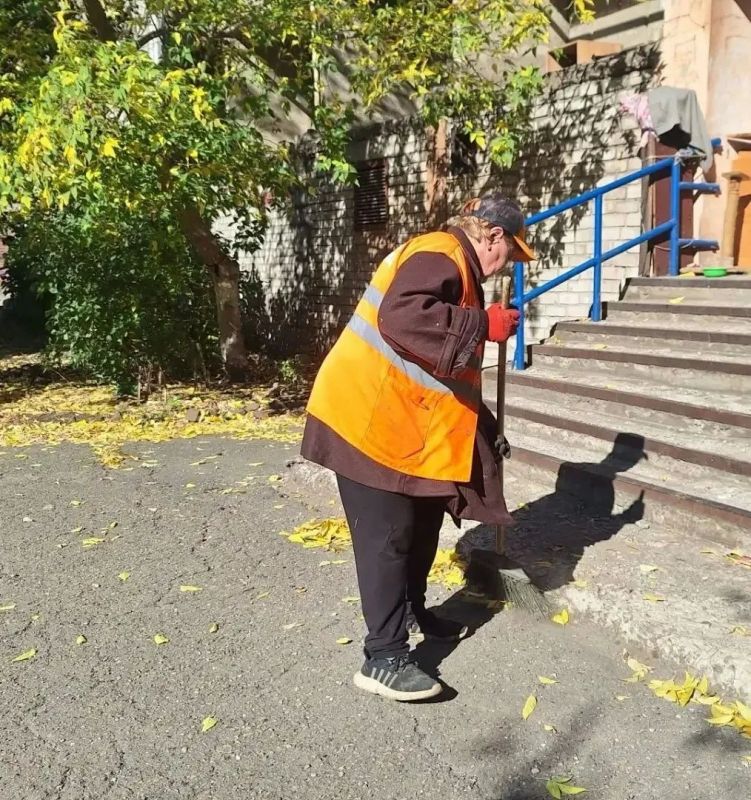 Коммунальными службами проведены работы на территории города Коммунальными службами проведены работы на территории города