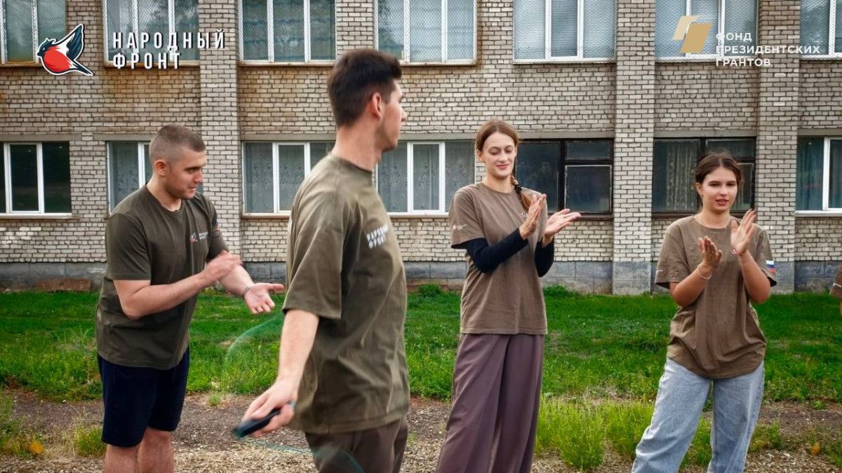 Разминка на скакалках на свежем воздухе! Разминка на скакалках на свежем воздухе!