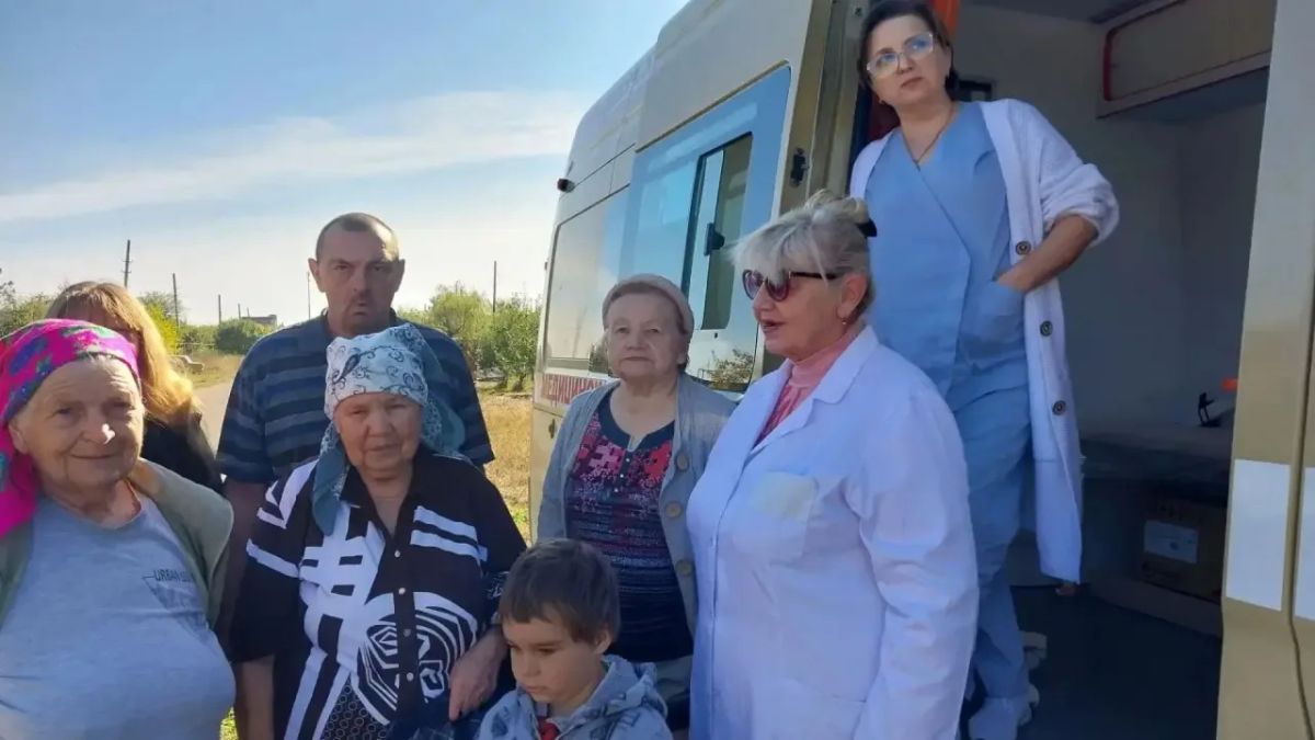 Передвижной ФАП Славяносербской ЦРБ продолжает свою работу
