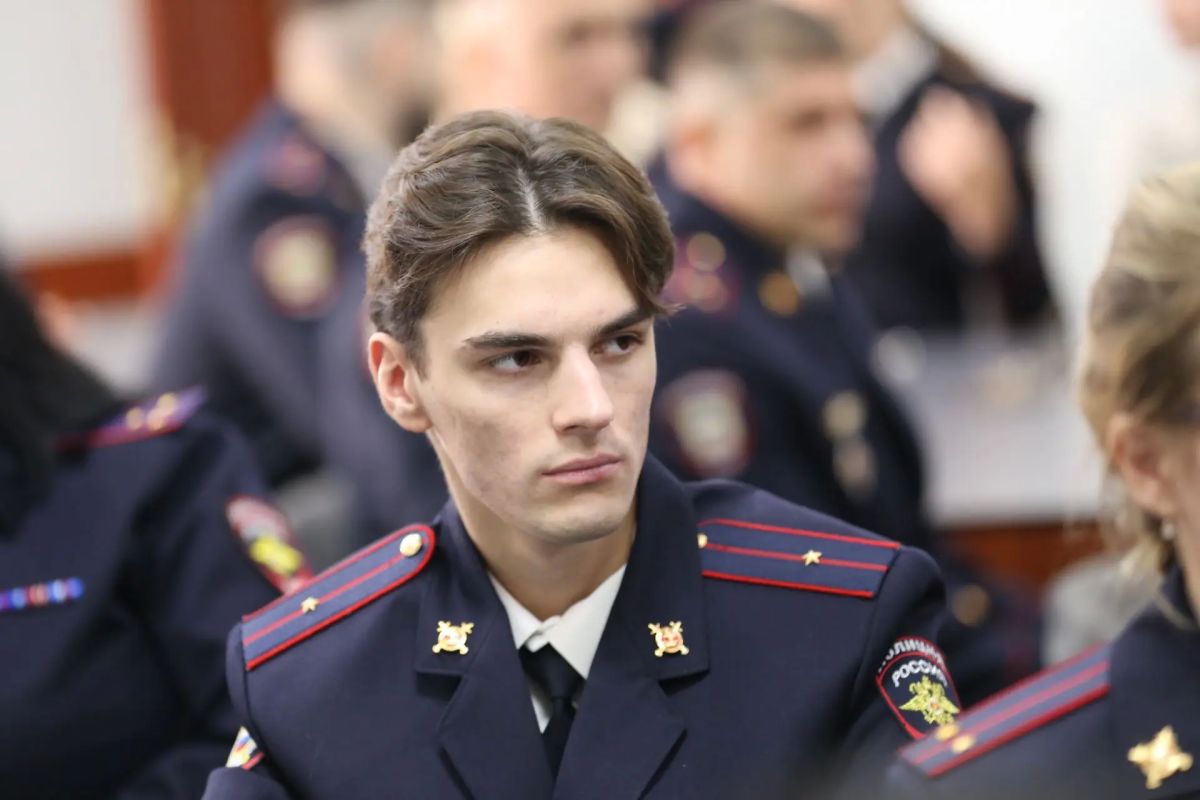 Сотрудники кадровых подразделений органов внутренних дел региона получили награды в профессиональный праздник Сотрудники кадровых подразделений органов внутренних дел региона получили награды в профессиональный праздник