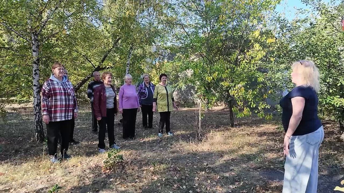 г. КИРОВСК ПОМОГАЮТ НЕ СТАРЕТЬ ДУШОЙ