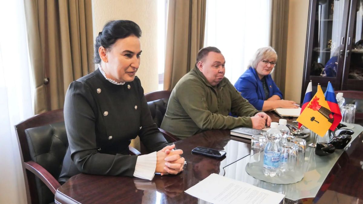 Яна Пащенко провела встречу с вдовой погибшего защитника Отечества Яна Пащенко провела встречу с вдовой погибшего защитника Отечества