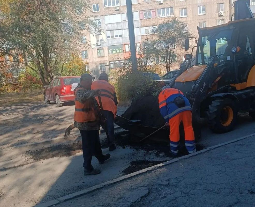 Коммунальными службами проведены работы на территории города Коммунальными службами проведены работы на территории города