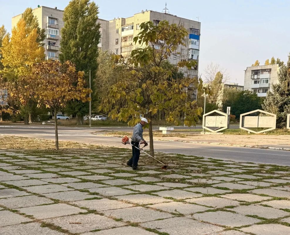 В Рубежном продолжается планомерная работа по благоустройству городской территории В Рубежном продолжается планомерная работа по благоустройству городской территории