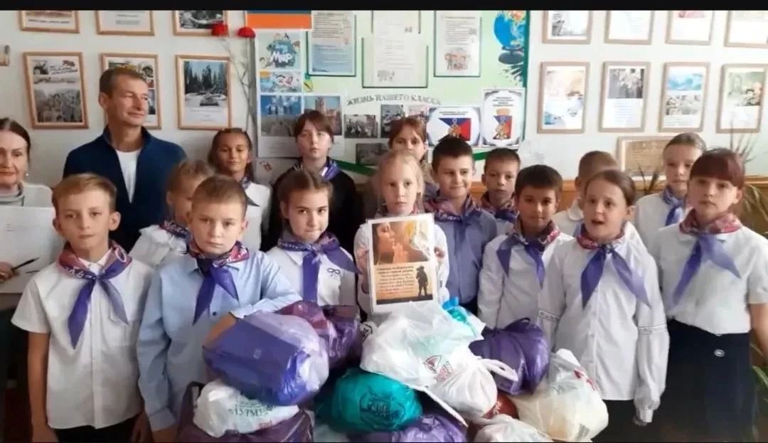 Андрей Рубанцов: Ровеньковские школьники объединились, чтобы поддержать наших защитников Андрей Рубанцов: Ровеньковские школьники объединились, чтобы поддержать наших защитников