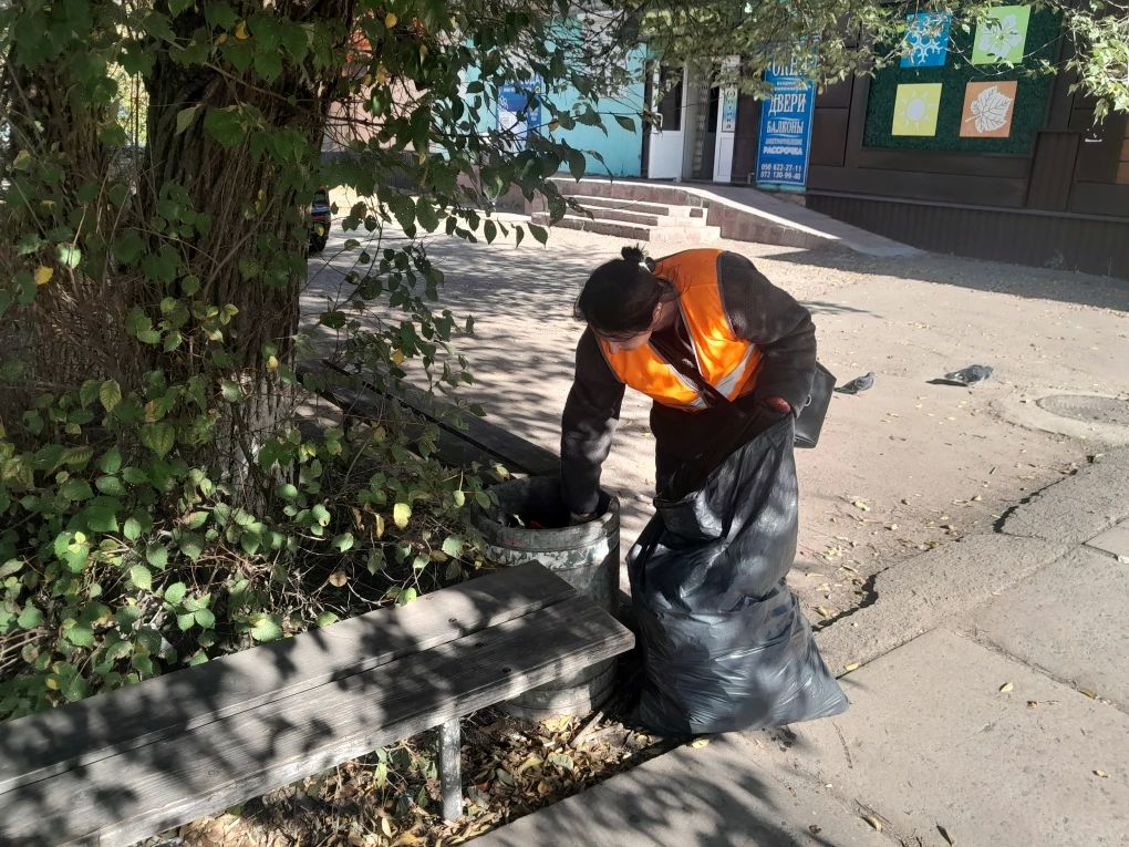 Работы по благоустройству в городе Молодогвардейске продолжаются Работы по благоустройству в городе Молодогвардейске продолжаются