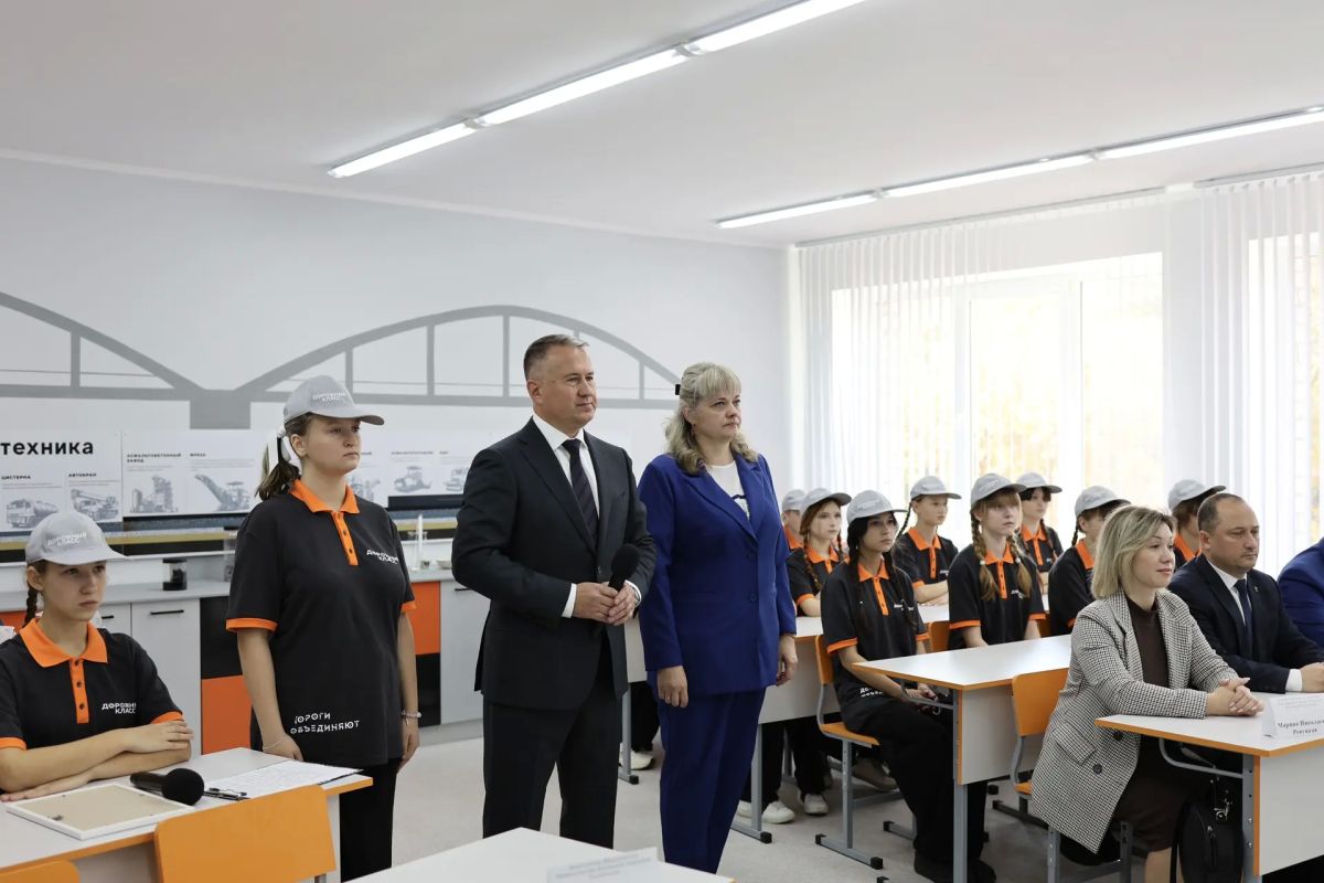 В АЛЧЕВСКЕ ОТКРЫЛСЯ ПЕРВЫЙ В ЛНР ДОРОЖНЫЙ КЛАСС В АЛЧЕВСКЕ ОТКРЫЛСЯ ПЕРВЫЙ В ЛНР ДОРОЖНЫЙ КЛАСС