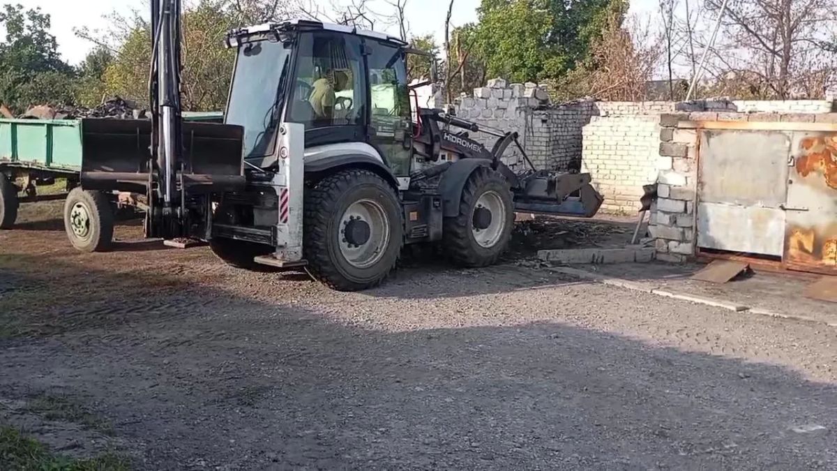 В поселке Фащевке ликвидируют последствия вражеской атаки