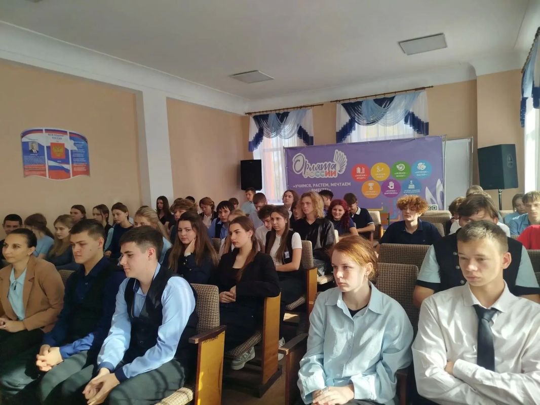 Госстарт диалог: Председатель Совета городского округа Наталья Волошина встретилась с ученической молодежью Брянковского УВК № 1 Госстарт диалог: Председатель Совета городского округа Наталья Волошина встретилась с ученической молодежью Брянковского УВК № 1