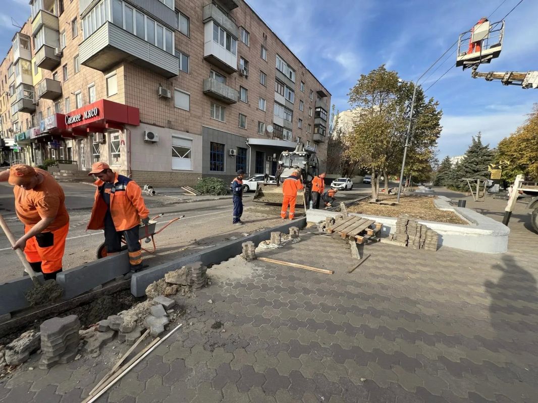Благоустройство Краснодонского муниципального округа: ежедневная работа МУП «ДЭУ» Благоустройство Краснодонского муниципального округа: ежедневная работа МУП «ДЭУ»