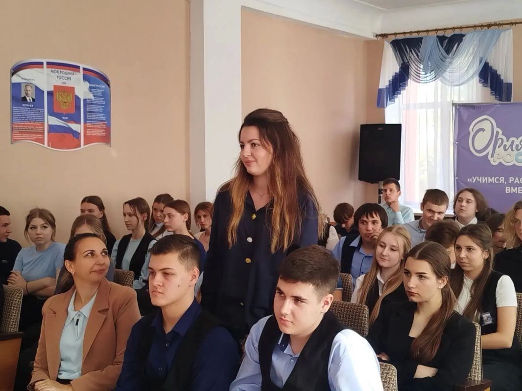 Госстарт диалог: Председатель Совета городского округа Наталья Волошина встретилась с ученической молодежью Брянковского УВК № 1 Госстарт диалог: Председатель Совета городского округа Наталья Волошина встретилась с ученической молодежью Брянковского УВК № 1