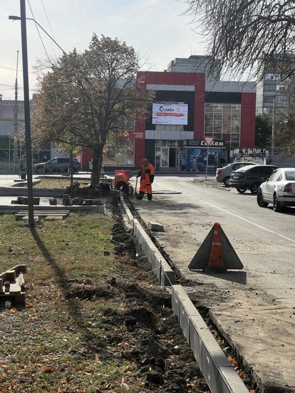 Благоустройство Краснодонского муниципального округа: ежедневная работа МУП «ДЭУ» Благоустройство Краснодонского муниципального округа: ежедневная работа МУП «ДЭУ»