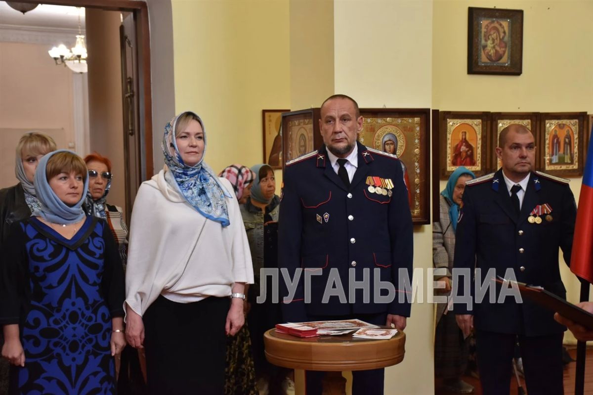 В Свято-Николаевском храме Брянки состоялось торжественное посвящение в казачество В Свято-Николаевском храме Брянки состоялось торжественное посвящение в казачество