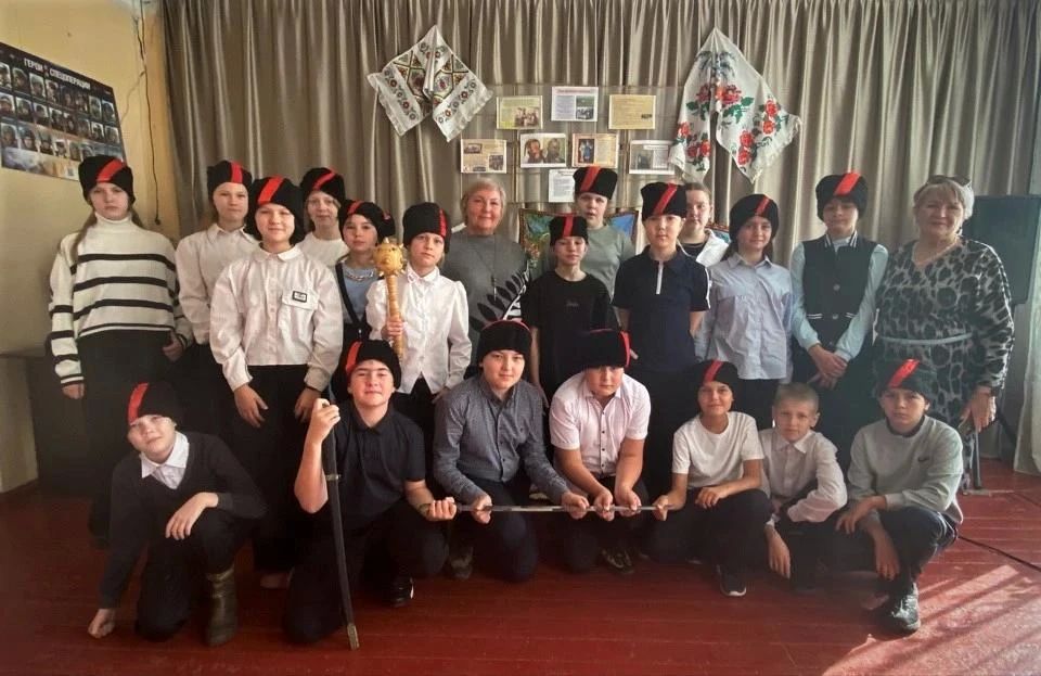 В учреждениях культуры провели мероприятия ко Дню казачества ЛНР В учреждениях культуры провели мероприятия ко Дню казачества ЛНР