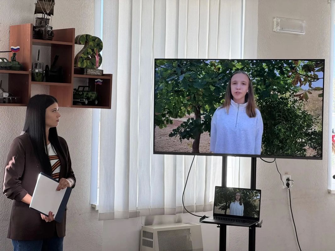 «Знай, солдат! Ты не один! С тобой твоя семья!» «Знай, солдат! Ты не один! С тобой твоя семья!»